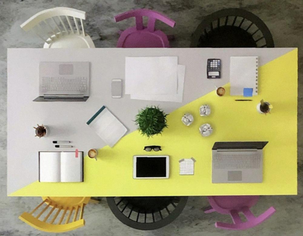 Photo d'un bureau vus du dessus